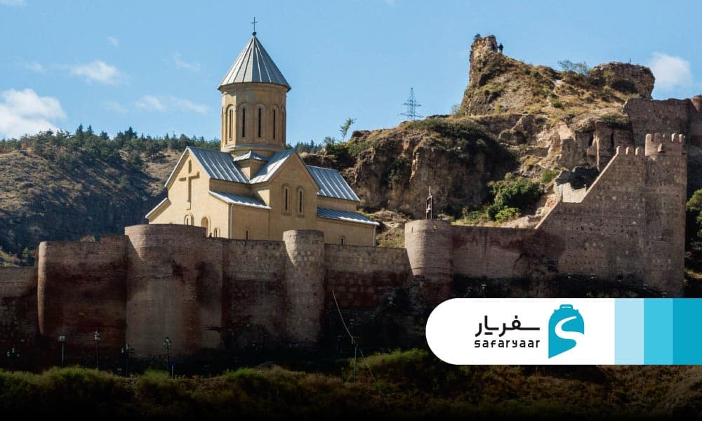 برج ها، دیوارهای دفاعی و سازه های داخلی