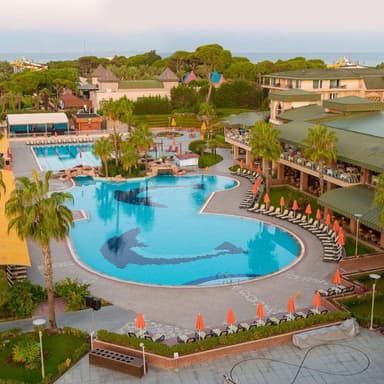 ماریتیم پاین بیچ ریزورت