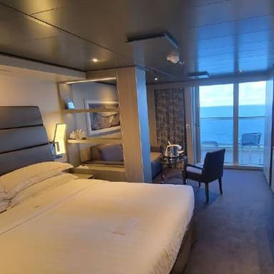 کابین Yacht Club Deluxe Suite