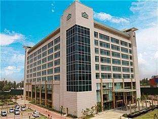 کانتری این و سوئیتز بای رادیسون، صاحب آباد