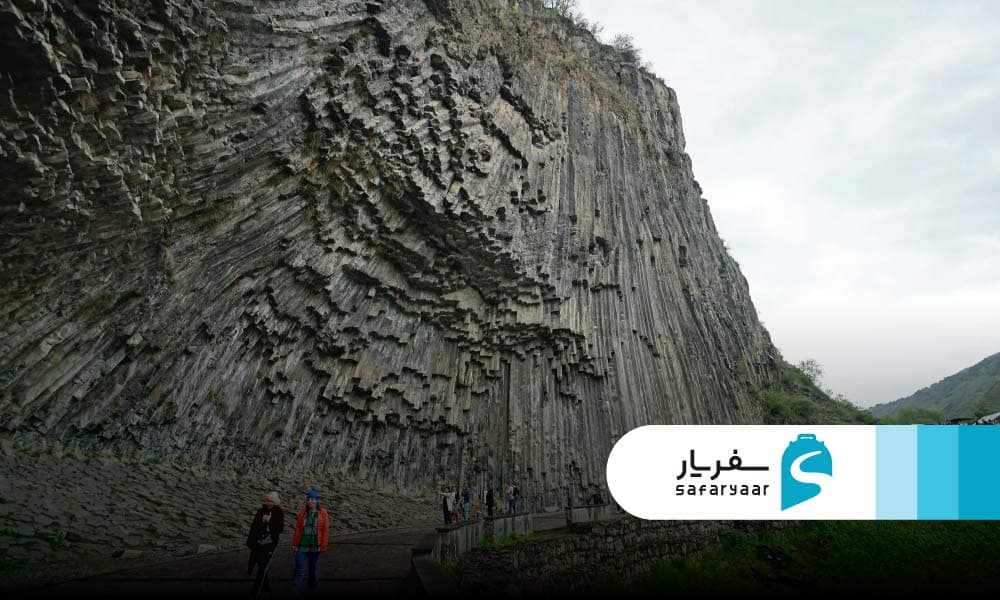 دره آزات و سمفونی سنگ ها