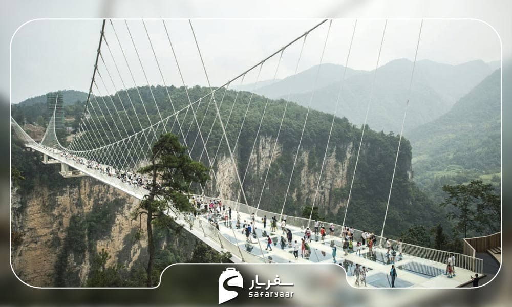 خوردن خوراکیهای خوشمزه چینی