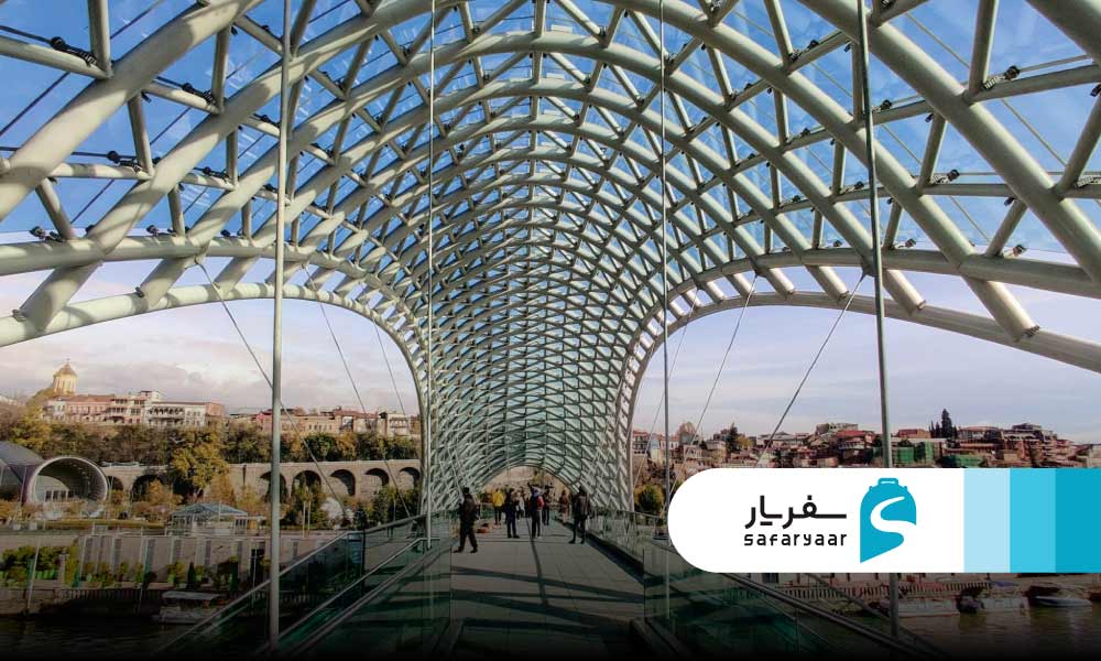 نکاتی که باید در زمان بازدید از پل شیشه ای تفلیس رعایت کنید