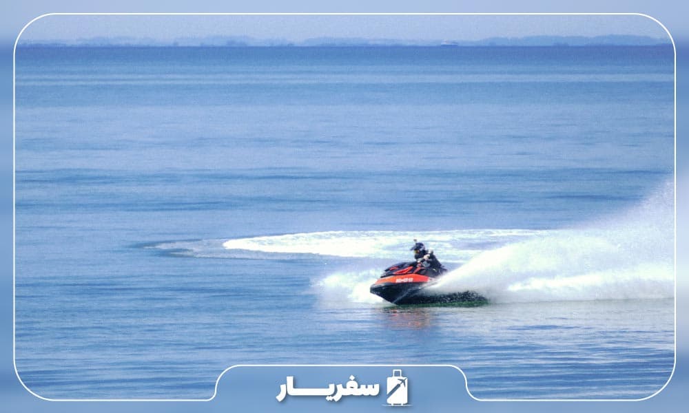 تماشای آبهای نیلگون